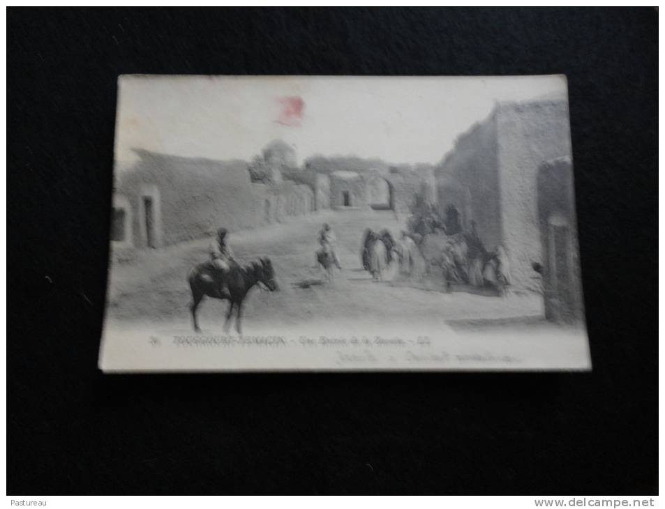 Touggourt .   Une entrée de la Zaouïa.