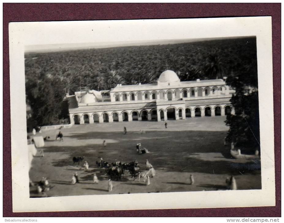 Belle photo ALGERIE 1932 - TOUGGOURT - PLACE DU MARCHÉ