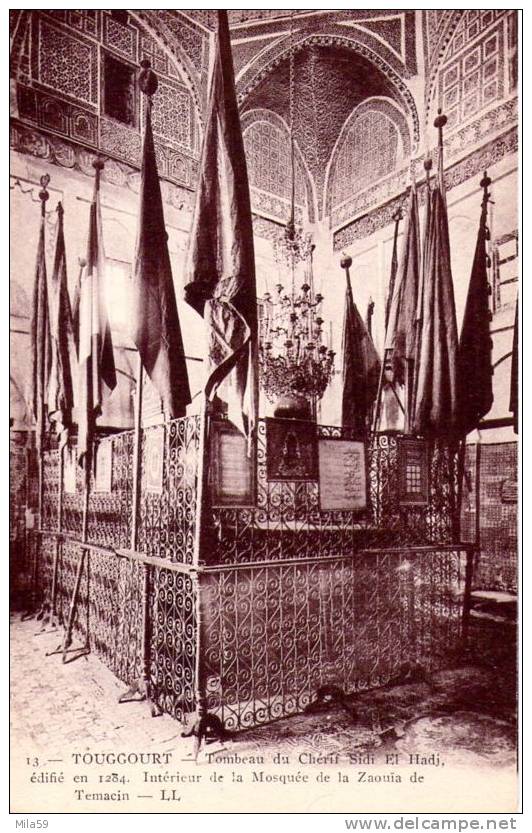 Touggourt. Tombeau du Cherif El Hadj, édifié en 1284. intérieur de la Mosquée de la Zaouïa de Témacin.