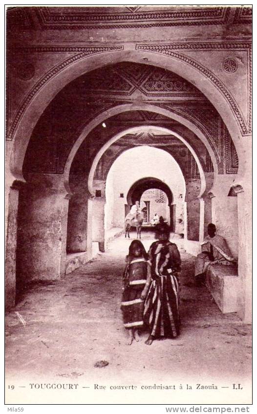 Touggourt. Rue couverte conduisant à la Zaouia.