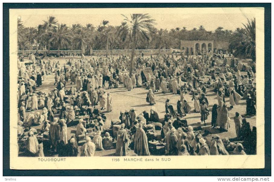 d21571 Marche dans le Sud Touggourt Algerie Algeria postcard, unused