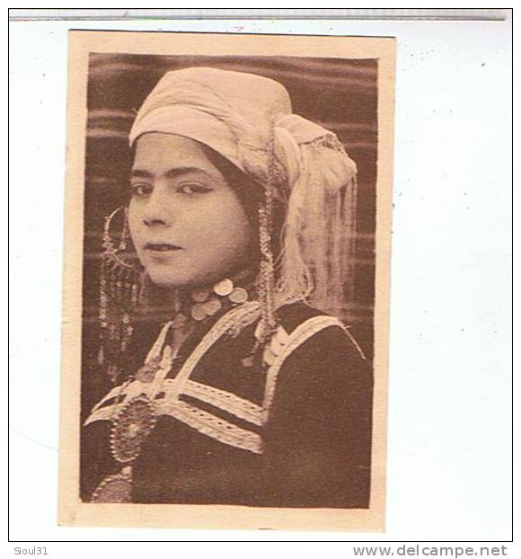 TOUGGOURT  -FEMME   UNE  JOLIE  OULED  NAIL    SUPER  ETAT