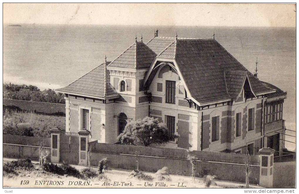 ORAN - AIN EL TURK - UNE VILLA