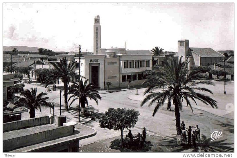 Algérie. Ain el Turk. La Place et la Mairie (  CPSM CAP 20  ).