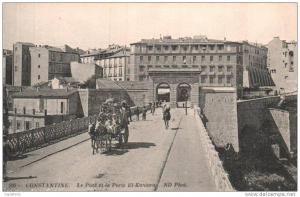 ALGERIE CONSTANTINE LE PONT ET LA PORTE EL KANTARA ANIMEE ATTELAGE PAS CIRCULEE