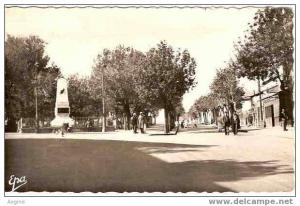 ALGERIE- ref no 414- bouira - monument aux morts  - bon etat