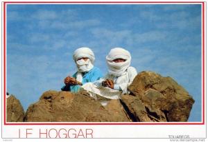 Algérie - Le Hoggar - Touaregs dans le Grand Sud