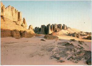 Algérie Les couleurs du HOGGAR parc national de l´ahaggar (carte de 17 cm sur 12 cm)