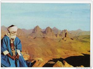 CPM         ALGERIE      LE HOGGAR      L HOMME BLEU