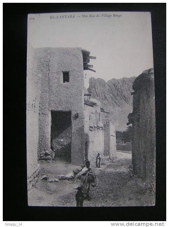 CP Carte postale Algérie El Kantara Une Rue du Village Rouge animée (3)