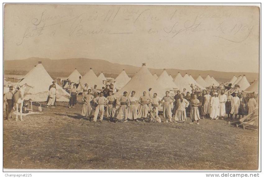 CPA PHOTO ALGERIE Régiment du 1° ZOUAVES Camp de BOUIRA Uniformes Tentes Cheval 1909 Rare