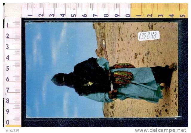 V39848 ALGERIA HOGGAR HOMME BLEU COSTUMI TIPICI BEDUINI SPADE