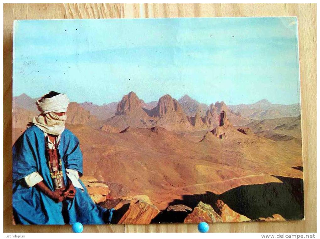 CPSM  LE HOGGAR L'HOMME BLEU N° 13.10 + TIMBRE 0.25 SCAN RECTO VERSO