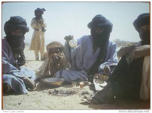 Carte Postale  ALGERIE - HOGGAR - SCENE TRADITIONNELLE DE THE (Ed. Enag, 1988)(Frais d´envoi France OFFERTS)