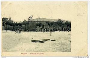 CPA...DE GERYVILLE...ANIMEE...LA PLACE DES ECOLES...