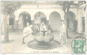 ALGERIE.  MILIANA.  INTERIEUR DE LA MOSQUEE.  ASSEZ GROS PLAN.  BELLE ANIMATION.   1908.