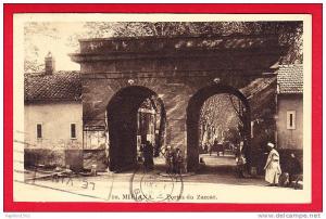 E-Algerie-206P93  MILIANA, les portes du Zaccar, animation, BE