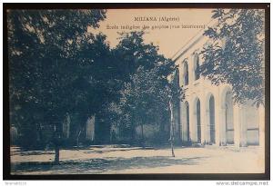 CPA MILIANA (ALGERIE) ECOLE INDIGENE DES GARCONS (vue intérieure)