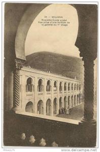 Miliana - Nouvelle école arabe - Vue prise d´une fenêtre de la galeris du 1er étage  /7843