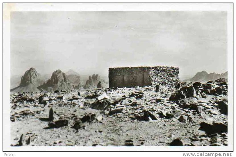 AFRIQUE. ALGERIE. HOGGAR. Vue sur Le Plateau de L'ASEKREM.