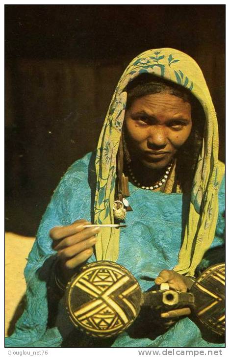 HOGGAR-ARTISANAT-ART ET CRAFTS-BELLE CPSM PETIT FORMAT ANIMEE,