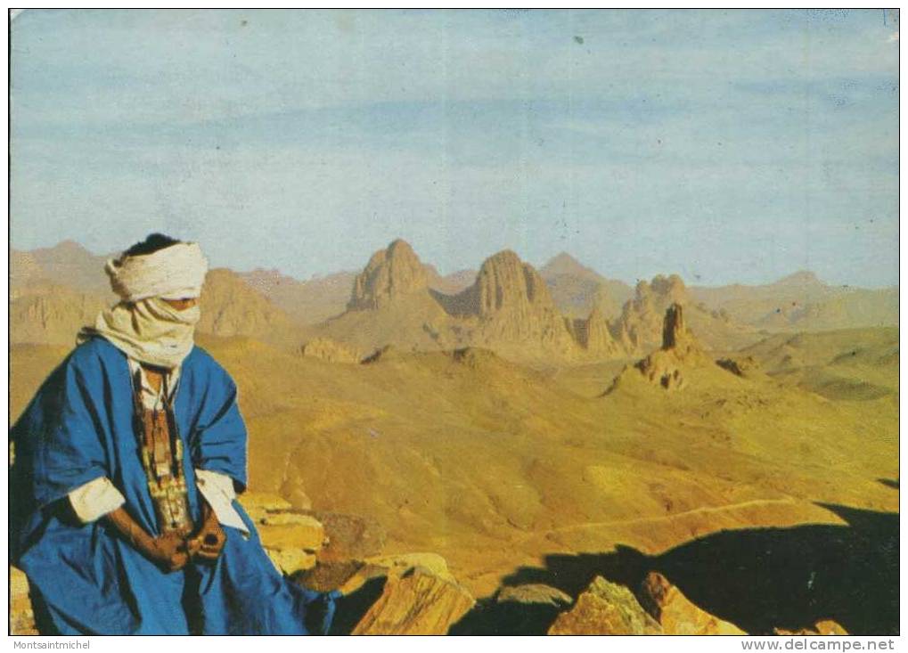 Le Hoggar. Algérie. l' Homme Bleu.