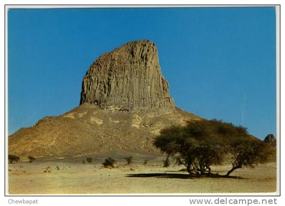 Algérie - Le Hoggar - Le Pic d'Iharen   M 322
