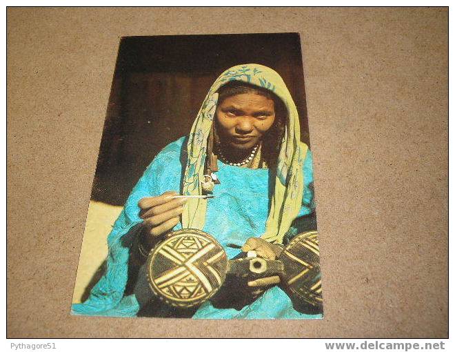 * HÖGGAR * Artisanat