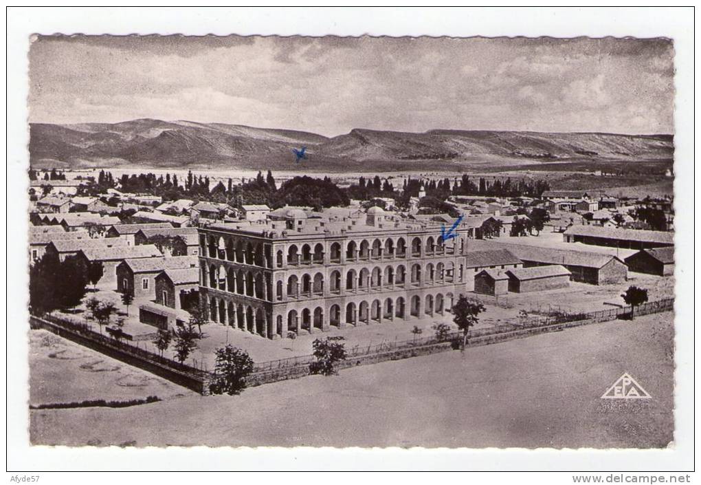 CPSM  GERYVILLE (algérie)    Les Casernes vers 1955.     (5580)