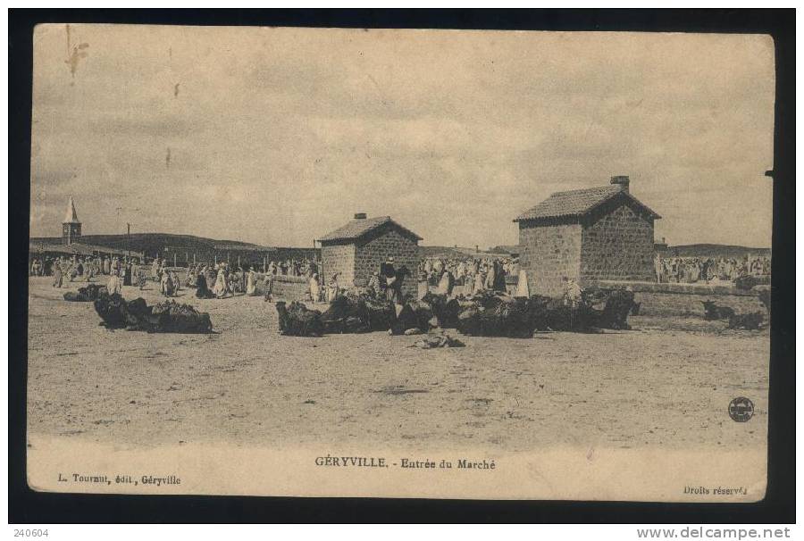 GERYVILLE  --  Entrée du Marché