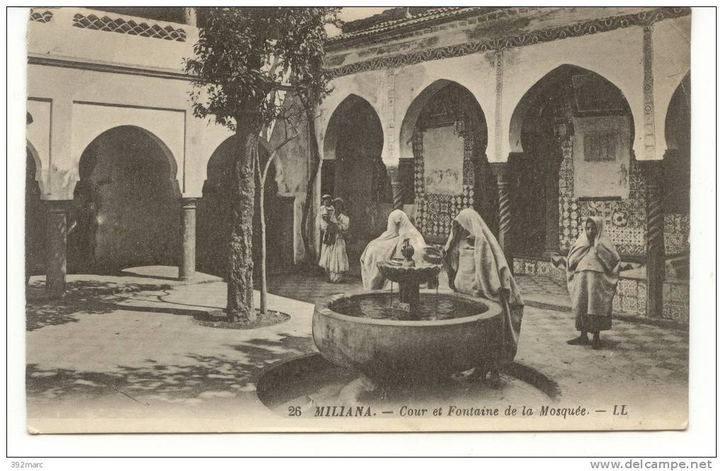 MILIANA - Cour et Fontaine de la Mosquée - animée - écrite