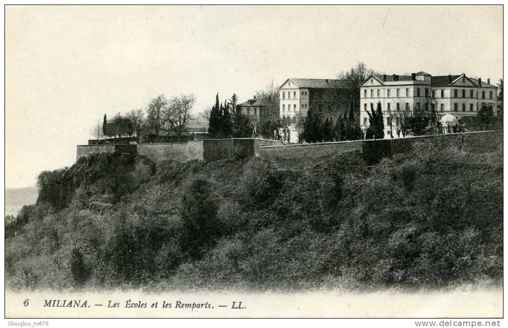 MILIANA...LES ECOLES ET LES REMPARTS.....CPA