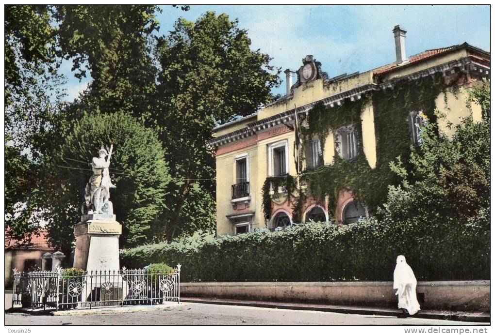ALGERIE - MILIANA - La Sous Préfecture et le Monument aux Morts