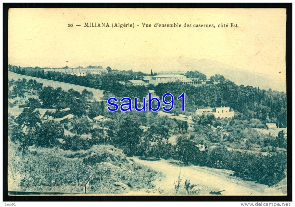Miliana -  Vue d'ensemble des casernes , côté Est  -  Militaria  -  Réf  24166