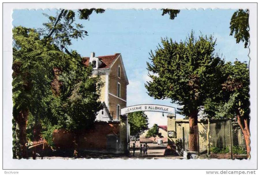 cpsm MILIANA entrée de la caserne  - ed maison du paier 9 H