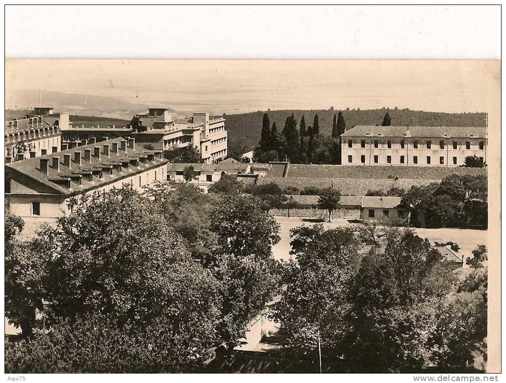 MILIANA     Vue générale sur les casernes et  l´hôpital