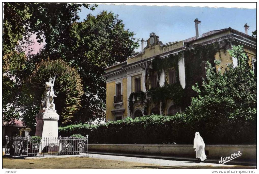 ALGERIE / ALGERIEN     MILIANA  La Sous Prefecture et le Monument aux Morts