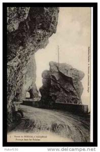 - ALGERIE - ROUTE DE BOUGIE A DJIDJELLI - PASSAGE DANS LES FALAISES - (CPA)