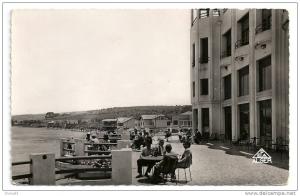 CARTE POSTALE PHOTOGRAPHIQUE - DJIDJELLI - LA PLAGE VUE DE LA TERRASSE DU CASINO
