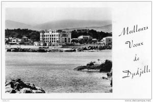 DJIDJELLI  -  LA PLAGE  -  LE CASINO  ( CARTE PHOTO DENTELEE 70 x 110 mm EXCELLENT ETAT  )