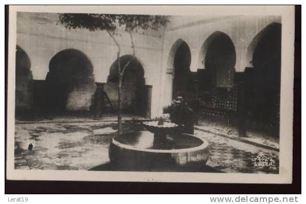 ALGERIE..MILIANA....COIN DE LA MOSQUEE...CARTE PHOTO.....NON... ECRITE........‹(•¿•)›