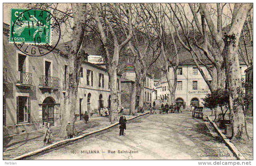 AFRIQUE. ALGERIE. MILIANA. Vue sur Le Café Franco dans La Rue Saint Jean.