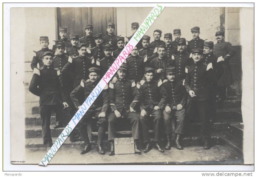 ALGERIE MILIANA  Un zouave dans la 19e Section d´ Infirmiers Militaires.