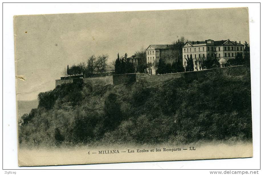 MILIANA LES ECOLES ET LES REMPARTS