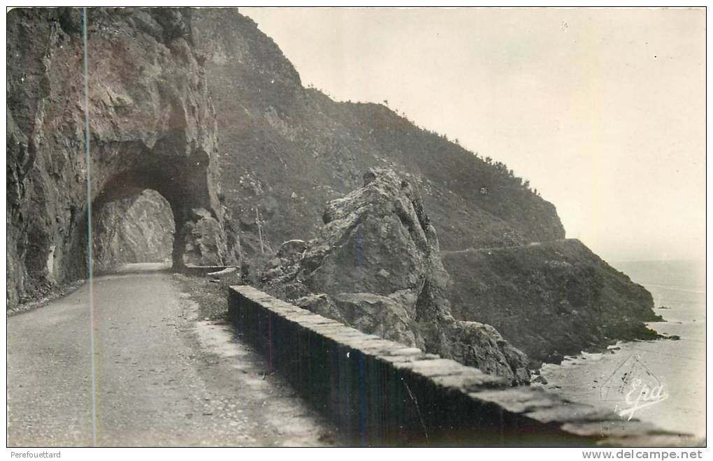 *   (ALG)   DJIDJELLI  *   CPM  CPSM    -   ROUTE DE BOUGIE A DJIDJELLI  UN TUNNEL