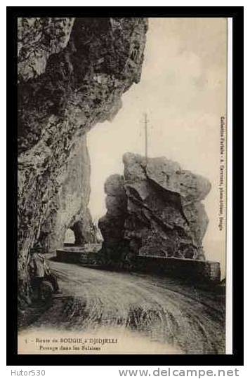 - ALGERIE - ROUTE DE BOUGIE A DJIDJELLI - PASSAGE DANS LES FALAISES - (CPA)