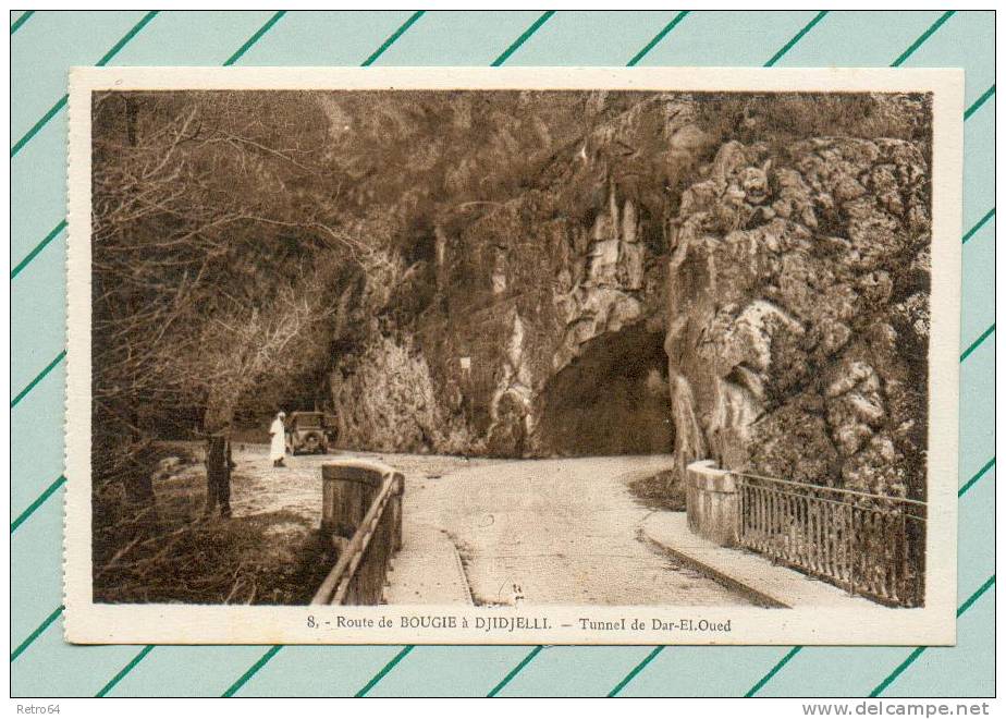 CPA  ALGERIE  -  Route de BOUGIE à DJIDJELLI  -  8  Tunnel de Dar-El.Oued  ( Animée Auto )