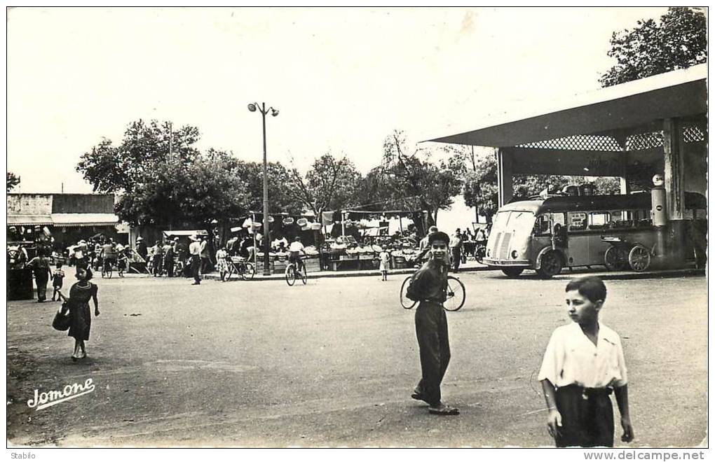 ALGERIE - DJIDJELLI - LA GARE DES CARS