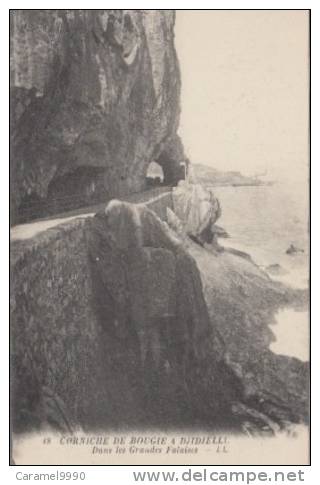 DJIDJELLI     Dans les grandes Falaises         scan 3010