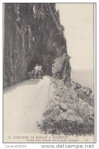 Djidjelli        Corniche de bougie a Djidjelli    Sortie d'un tunnel des grandes Falaises                scan 2923